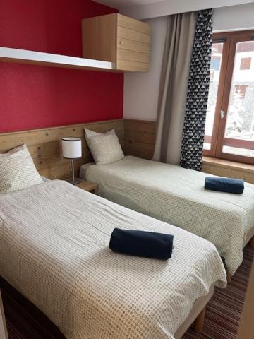 Ski-in Ski-out 1 Bed, La Tania * Courchevel